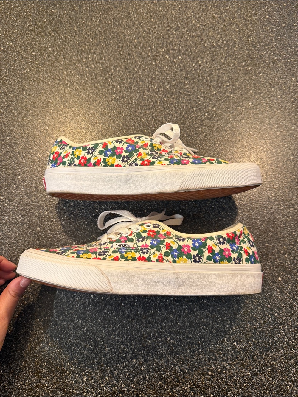 Women’s Vans Floral Canvas Sneakers - White with multicolor flowers - size 8.5 - Picture 3 of 7